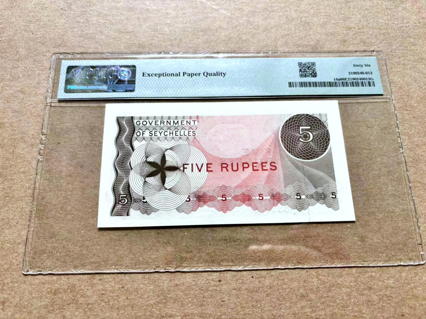 【Blue Auction】✨世界纸币精拍第504期【精】 【A/1首发冠】塞舌尔 1968年5卢比 戎装女王 PMG66EPQ 