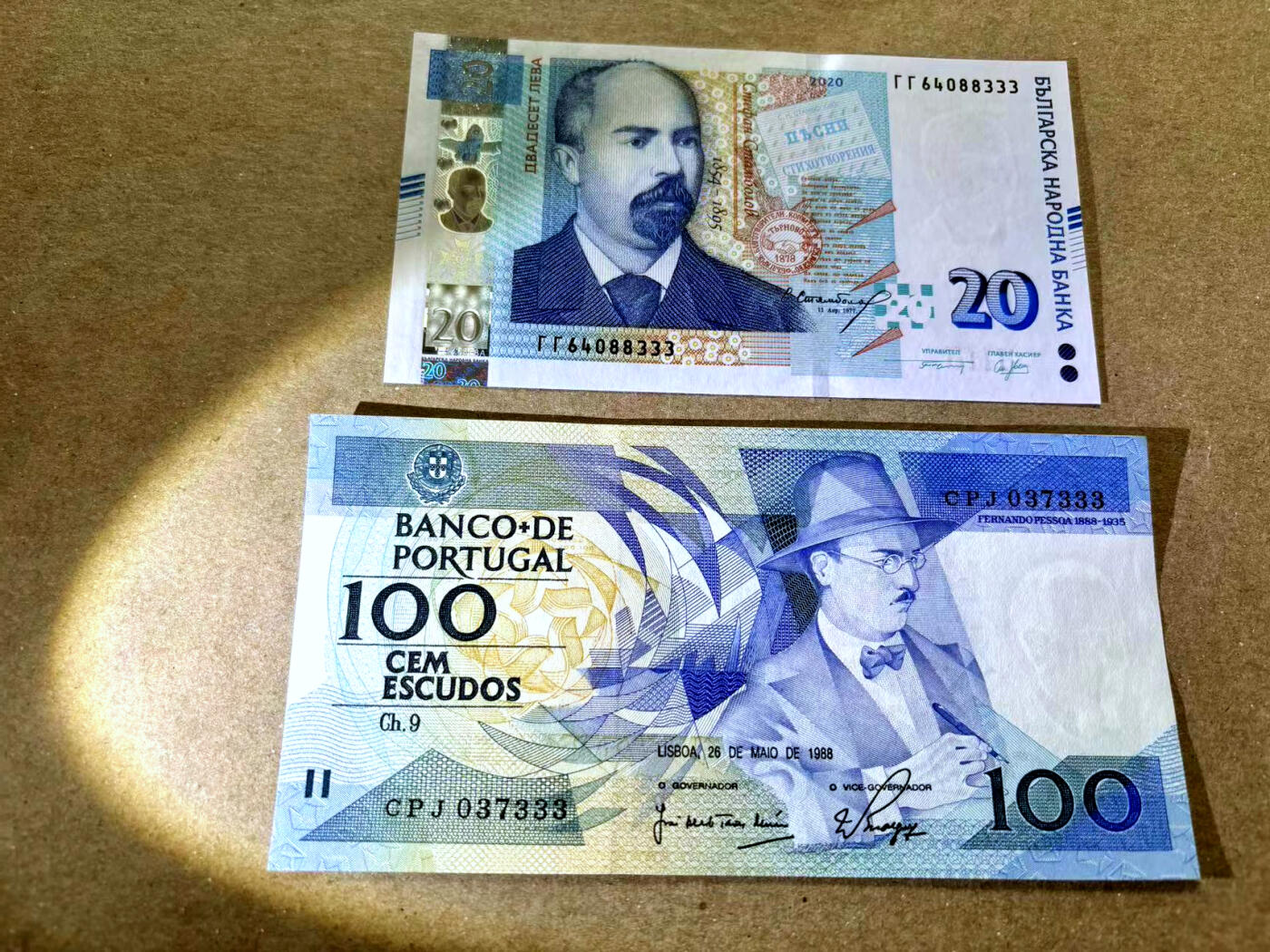 【Blue Auction】✨世界纸币精拍第504期【精】 【一组2张 333豹子号】葡萄牙、保加利亚纸币一组 全新UNC