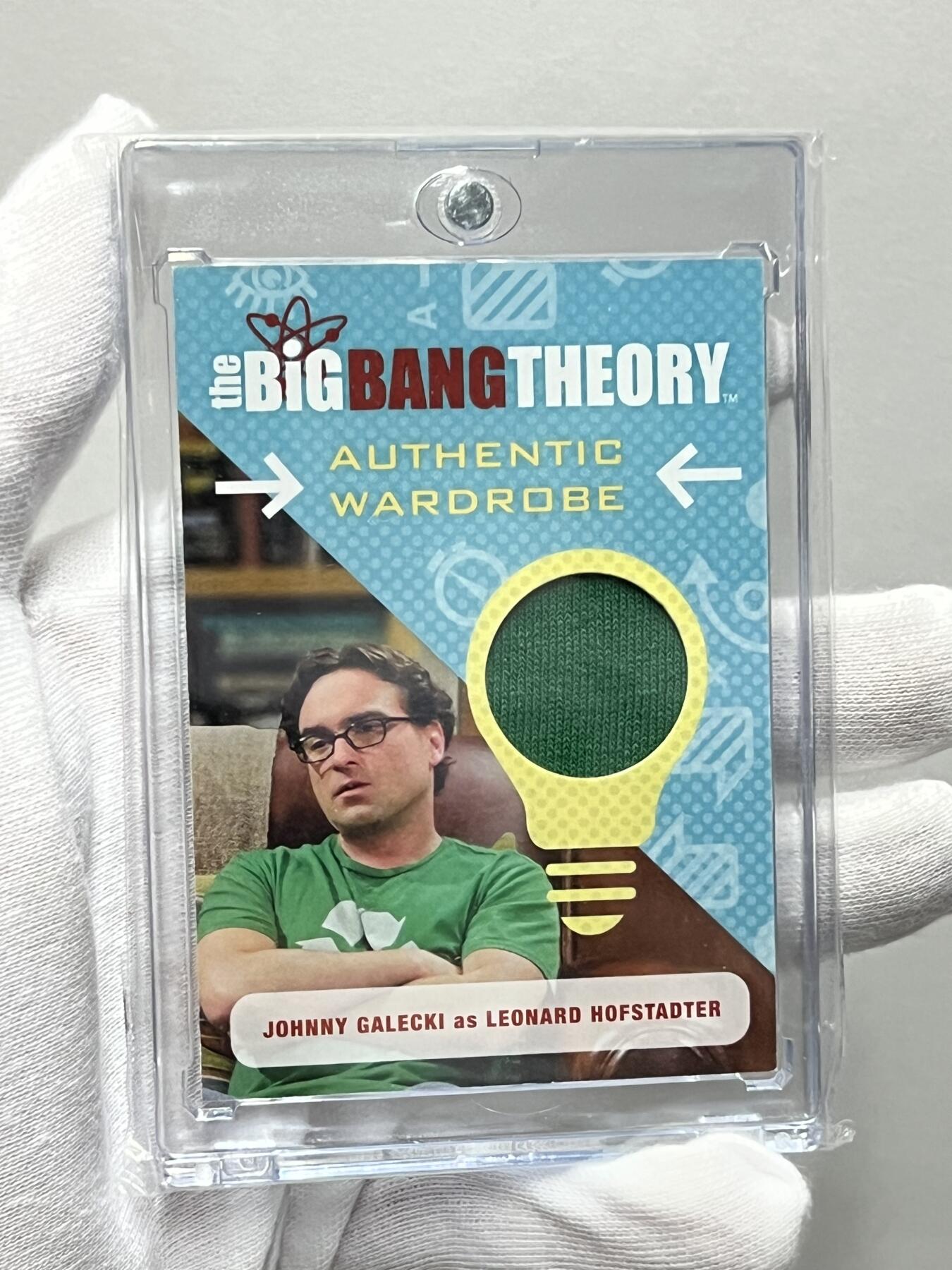零元拍：绝版生活大爆炸实物卡一套！每张含七位主角剧中亲穿衣物切片一枚，早已绝版凑套难得，全是回忆，收藏佳品！