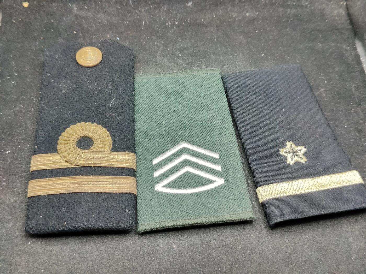 全场0元起拍 第174期 咸鱼国勋章拍卖专场 7月17日（周三）下午6：00开始 日本肩章三个