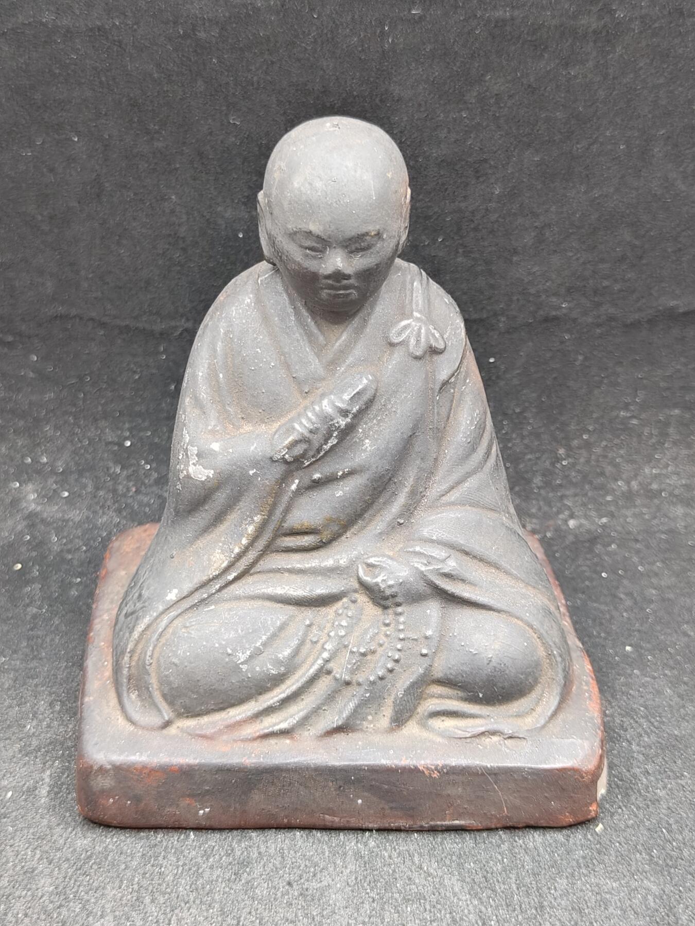 全场0元起拍 第174期 咸鱼国勋章拍卖专场 7月17日（周三）下午6：00开始 日本陶土僧人塑像 佛像 年代不明