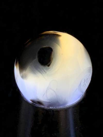 精美亚光高玉化巴西玛瑙手工俏色巧雕花开见佛2.0圆珠一个， 精美亚光高玉化巴西玛瑙手工俏色巧雕花开见佛2.0圆珠一个，