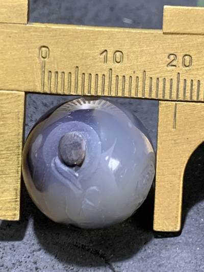 精美亚光高玉化巴西玛瑙手工俏色巧雕花开见佛2.0圆珠一个， 精美亚光高玉化巴西玛瑙手工俏色巧雕花开见佛2.0圆珠一个，