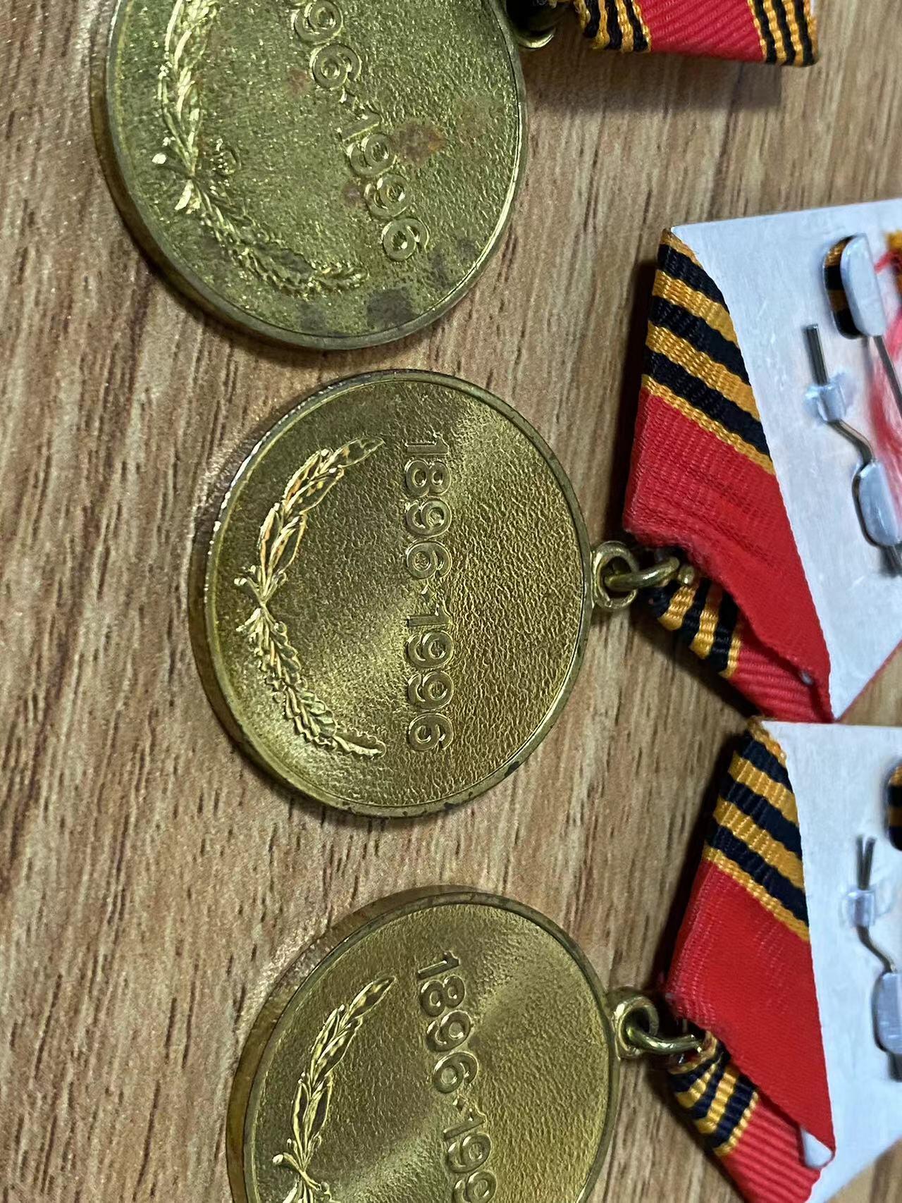 2024上半年总结苏联勋章 奖章 徽章 小福利拍 全部1元起 到多少算多少7月20日晚上九点结束 感谢支持下半年继续 苏联奖章朱可夫好品3枚