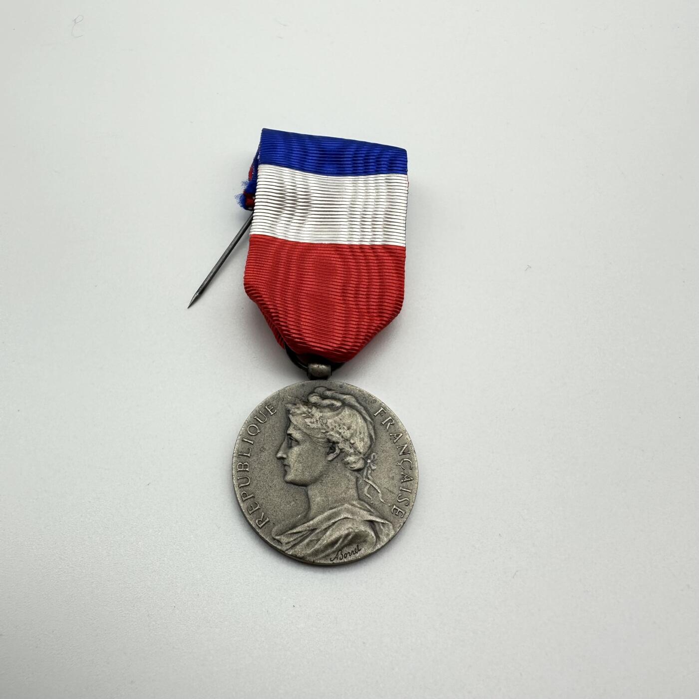 勋章奖章交易所7.20拍卖 法国劳动荣誉奖章