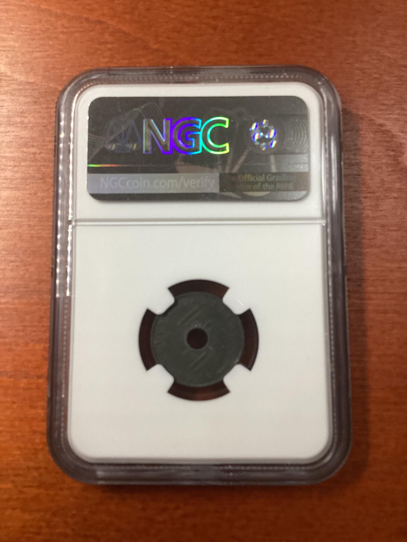 长老汇龙年精选第九场拍卖 1940A德占领土发行的5芬尼中孔锌币，NGC AU55，更高分10枚，NGC原来的标注有错误