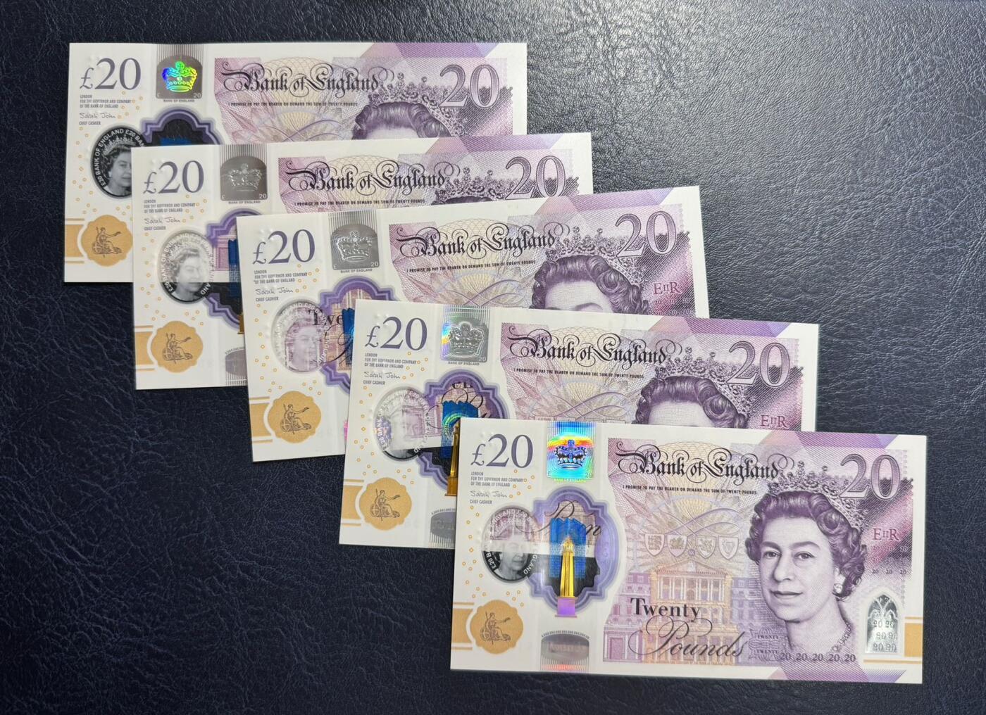 收藏联盟Quantum Auction 第361期拍卖  英国2018年20镑五张 品相UNC  AA冠 尾号756为AU 428有刮擦）