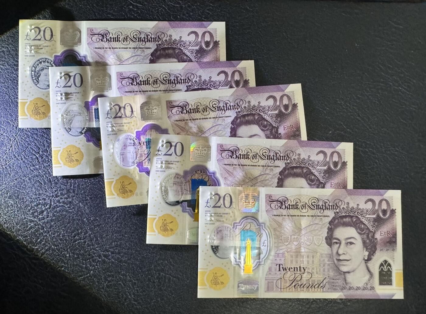 收藏联盟Quantum Auction 第361期拍卖  英国2018年20镑五张 品相UNC  AA冠 尾号756为AU 428有刮擦）