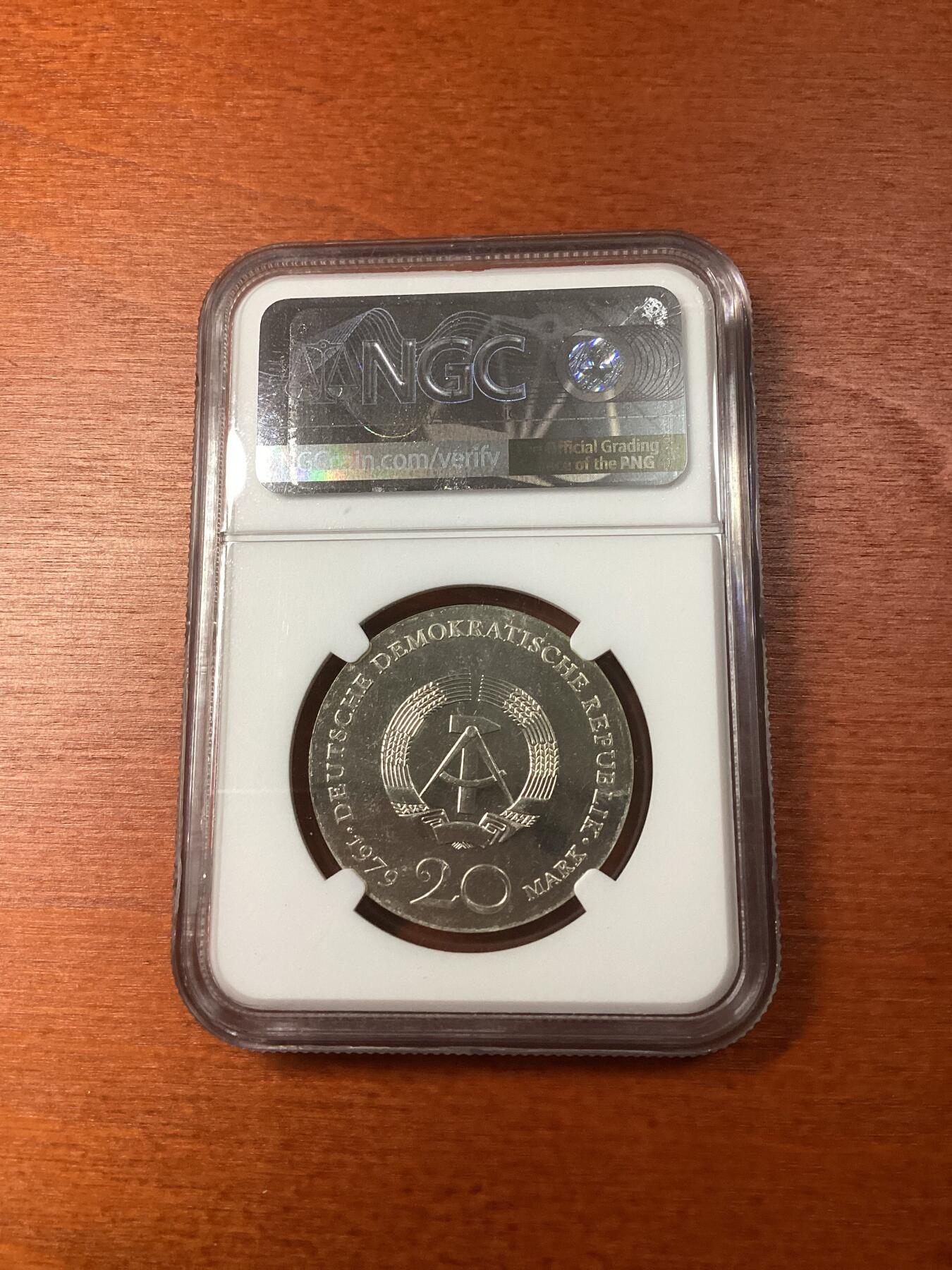 长老汇龙年精选第八场拍卖 1979 东德莱辛20马克银币，NGC MS65，更高12枚，NGC官网63分160美金