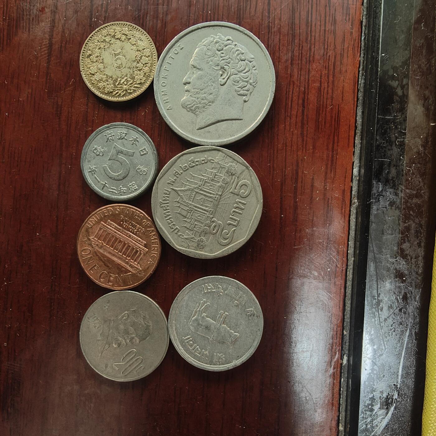 英雄古币捡漏专场第一期无押金可累计捡漏，全场50包邮，偏远地区除外。 外国硬币7枚