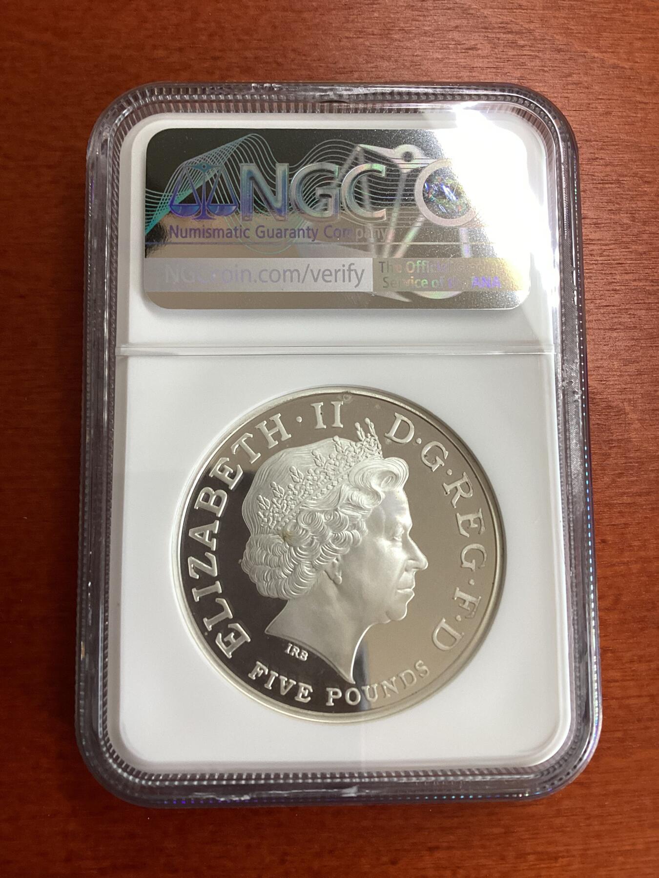 长老汇龙年精选第九场拍卖 2013英国伊丽莎白二世加冕六十周年纪念5英镑加厚精制银币， NGC PF68UC，加厚盒，88至今头像