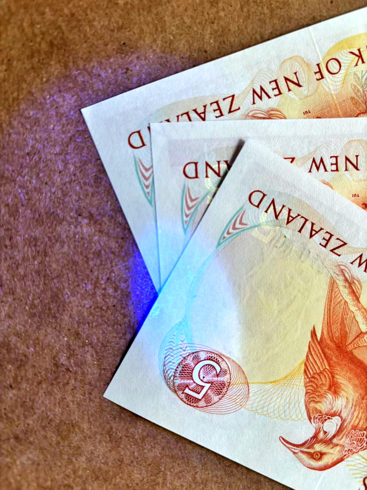 【Blue Auction】✨世界纸币精拍第506期【精】 【一组3张】新西兰 花冠女王 5元 UNC-