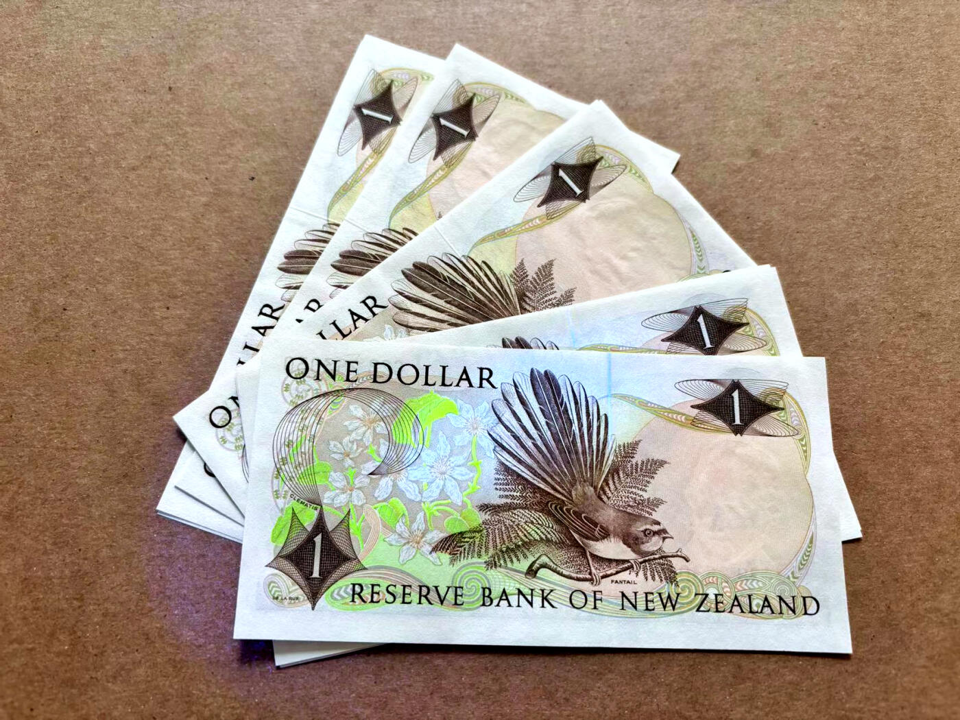 【Blue Auction】✨世界纸币精拍第506期【精】 【一组10连】新西兰 高冠女王 1元 UNC-