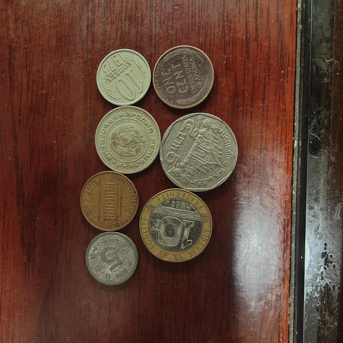 英雄古币捡漏专场第一期无押金可累计捡漏，全场50包邮，偏远地区除外。 外国硬币7枚