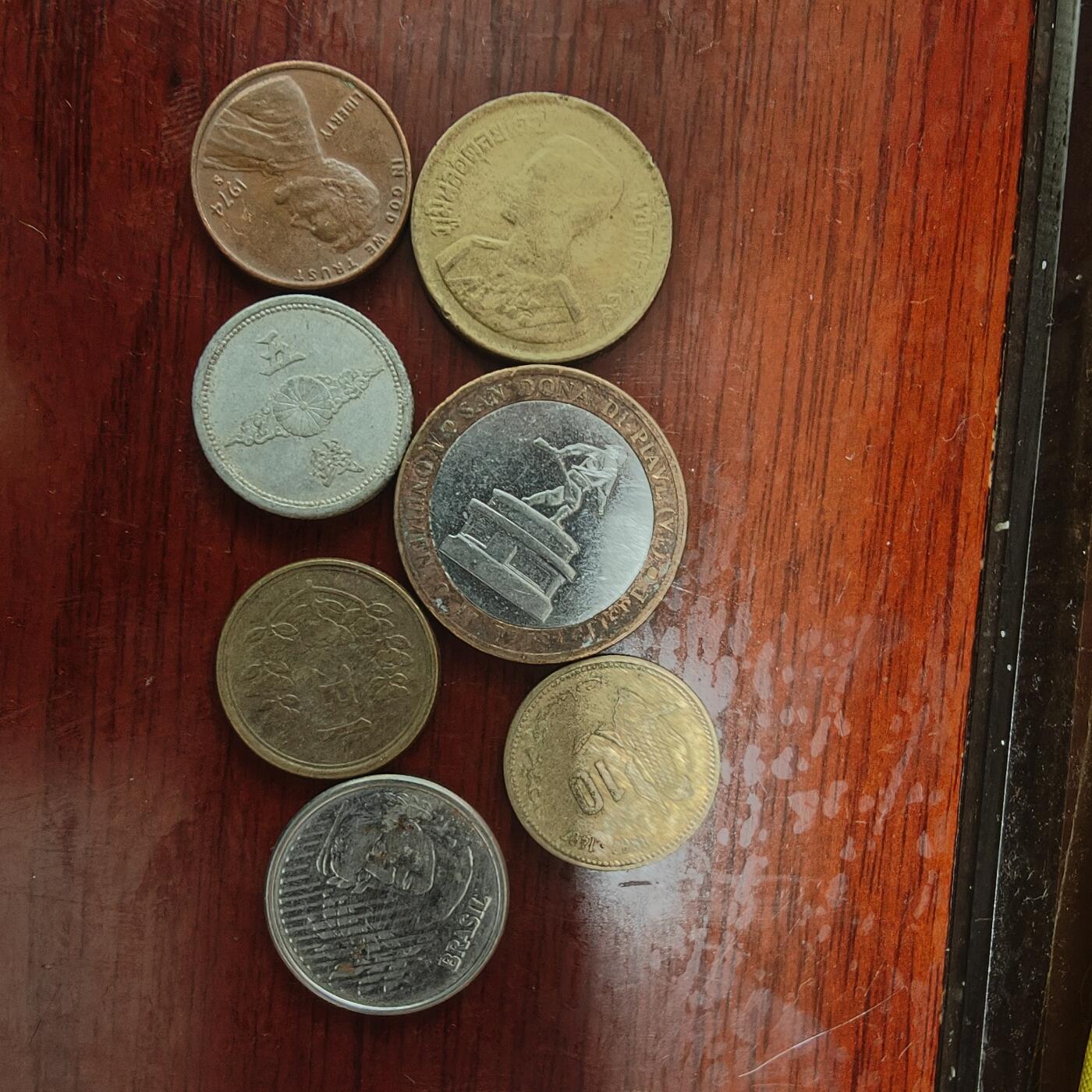 英雄古币捡漏专场第一期无押金可累计捡漏，全场50包邮，偏远地区除外。 外国硬币7枚