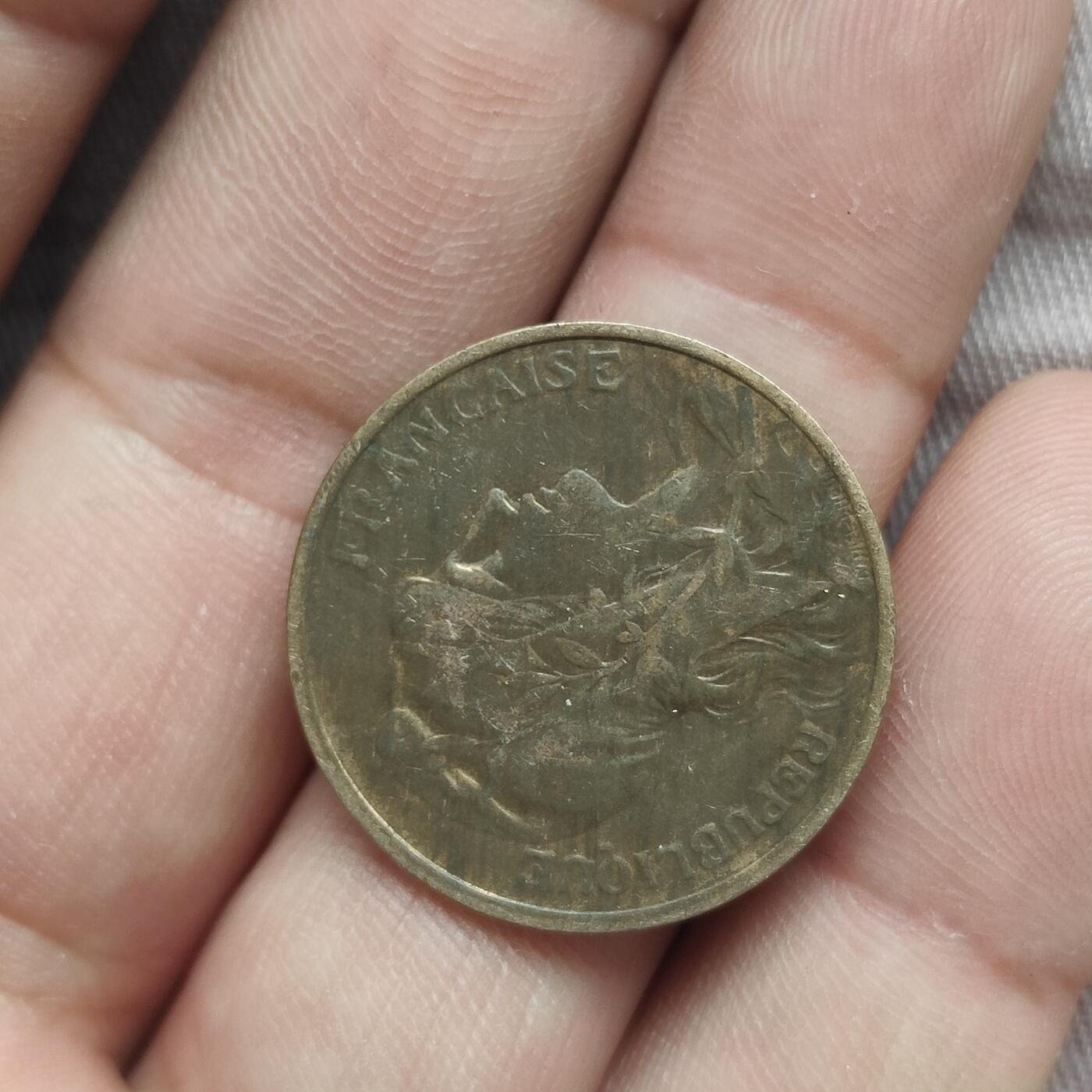 英雄古币捡漏专场第一期无押金可累计捡漏，全场50包邮，偏远地区除外。 1916年法国五分。