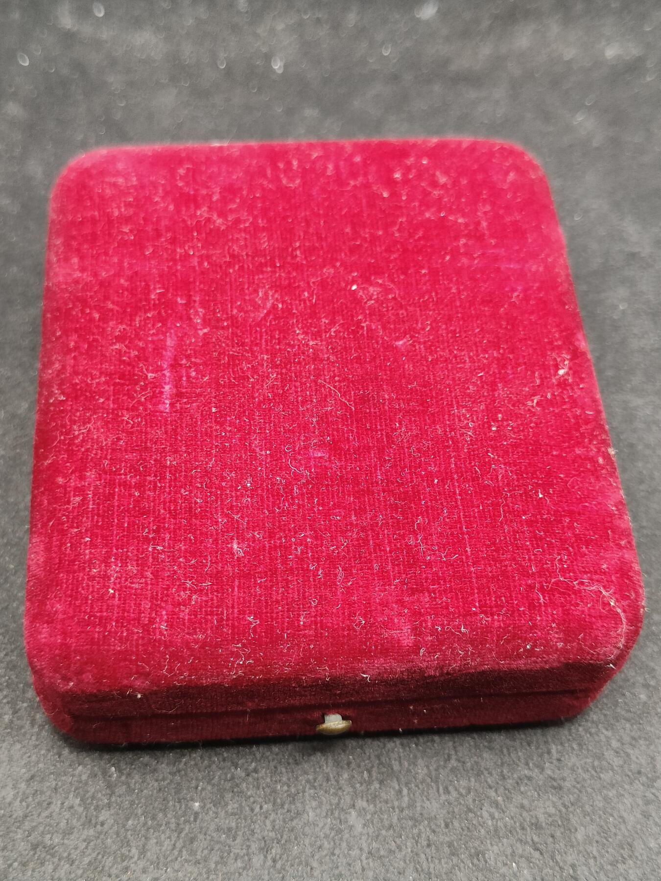 全场0元起拍 第175期 咸鱼国勋章拍卖专场 7月21日（周日）下午6：00开始 日本消防功劳章 纯银制 38克