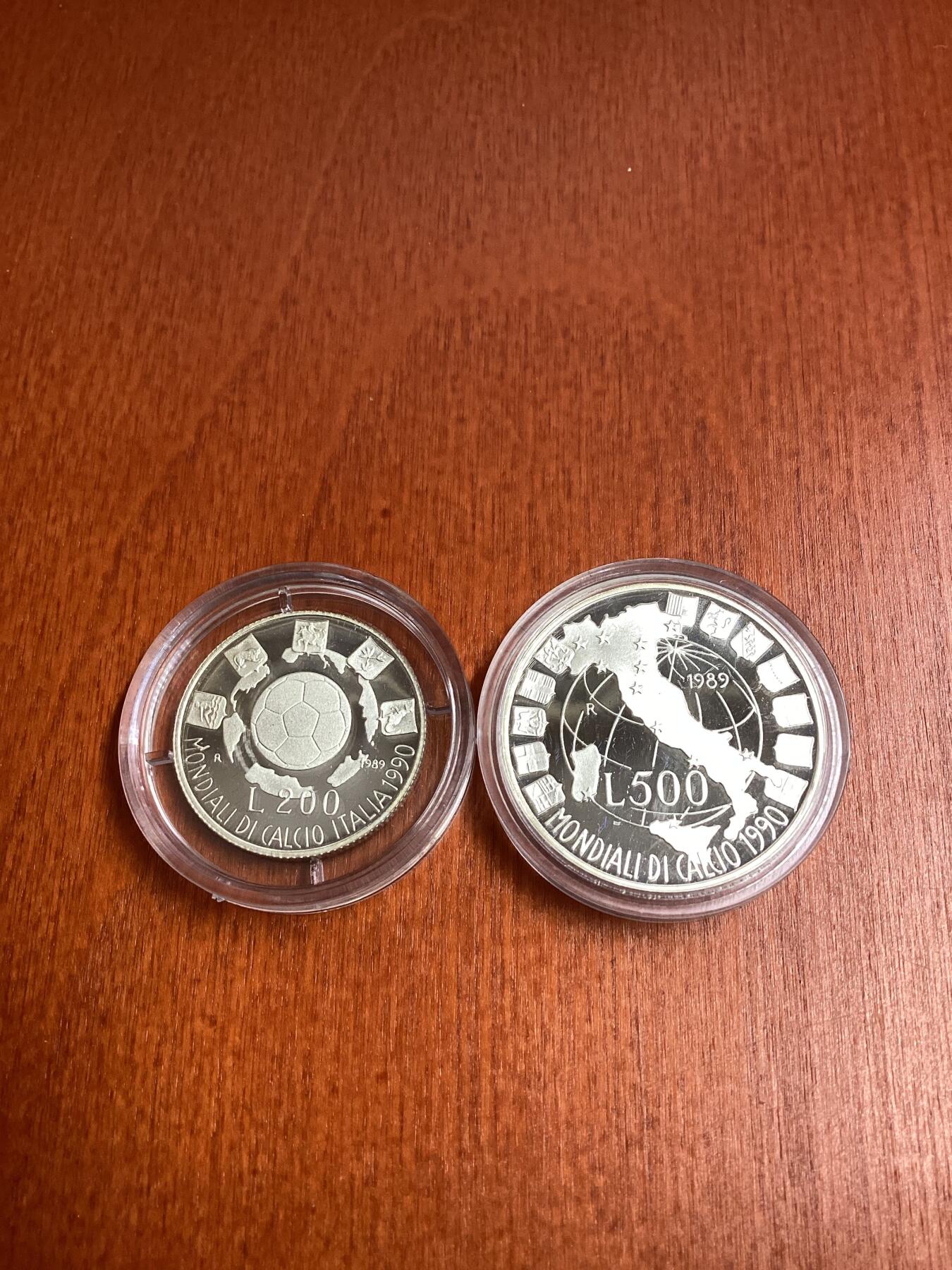 长老汇龙年精选第十场拍卖 1989意大利世界杯200里拉+500里拉精制银币套装，盒证全