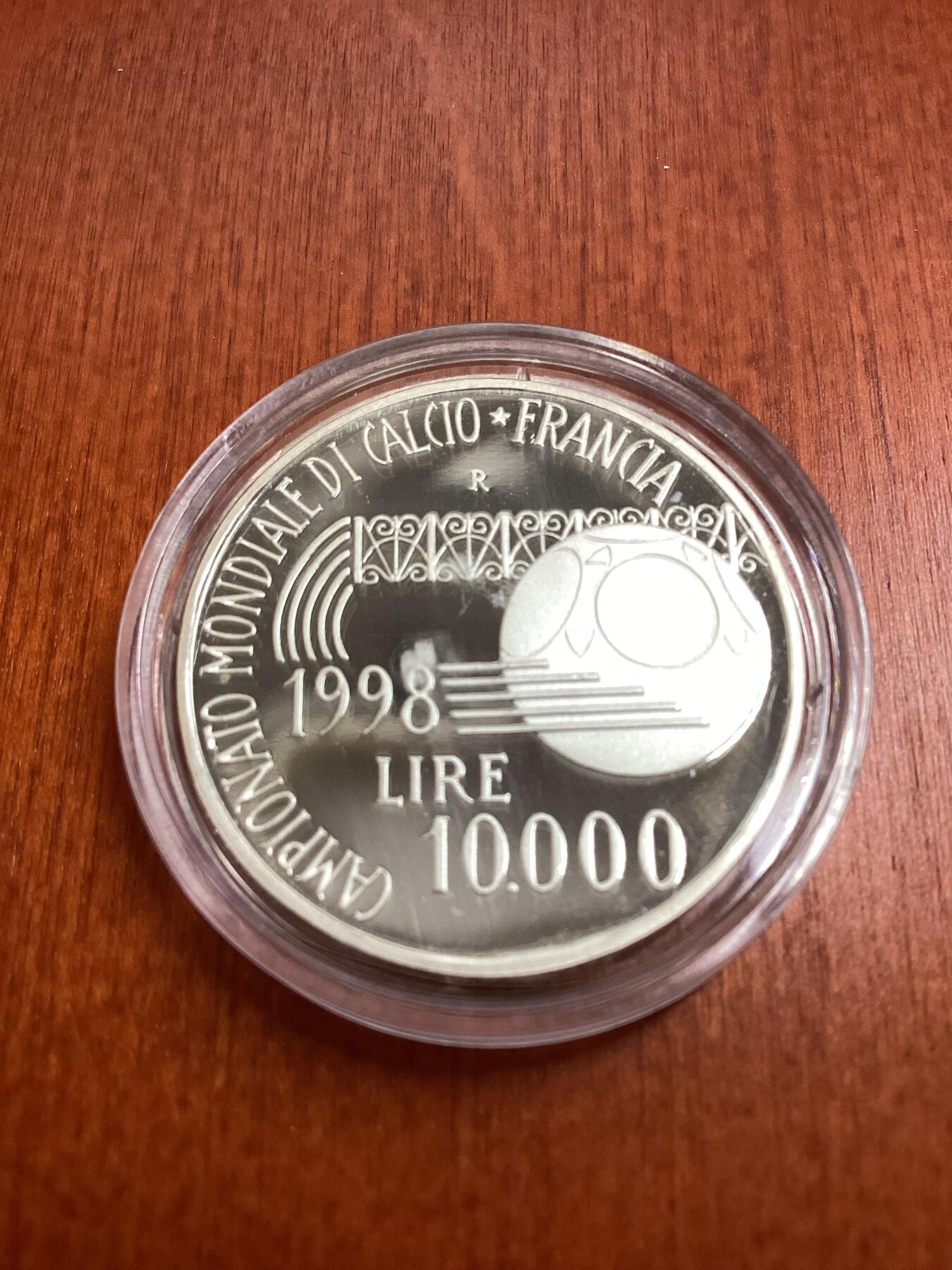 长老汇龙年精选第十场拍卖 1998意大利法国世界杯精制10000里拉银币，盒证全