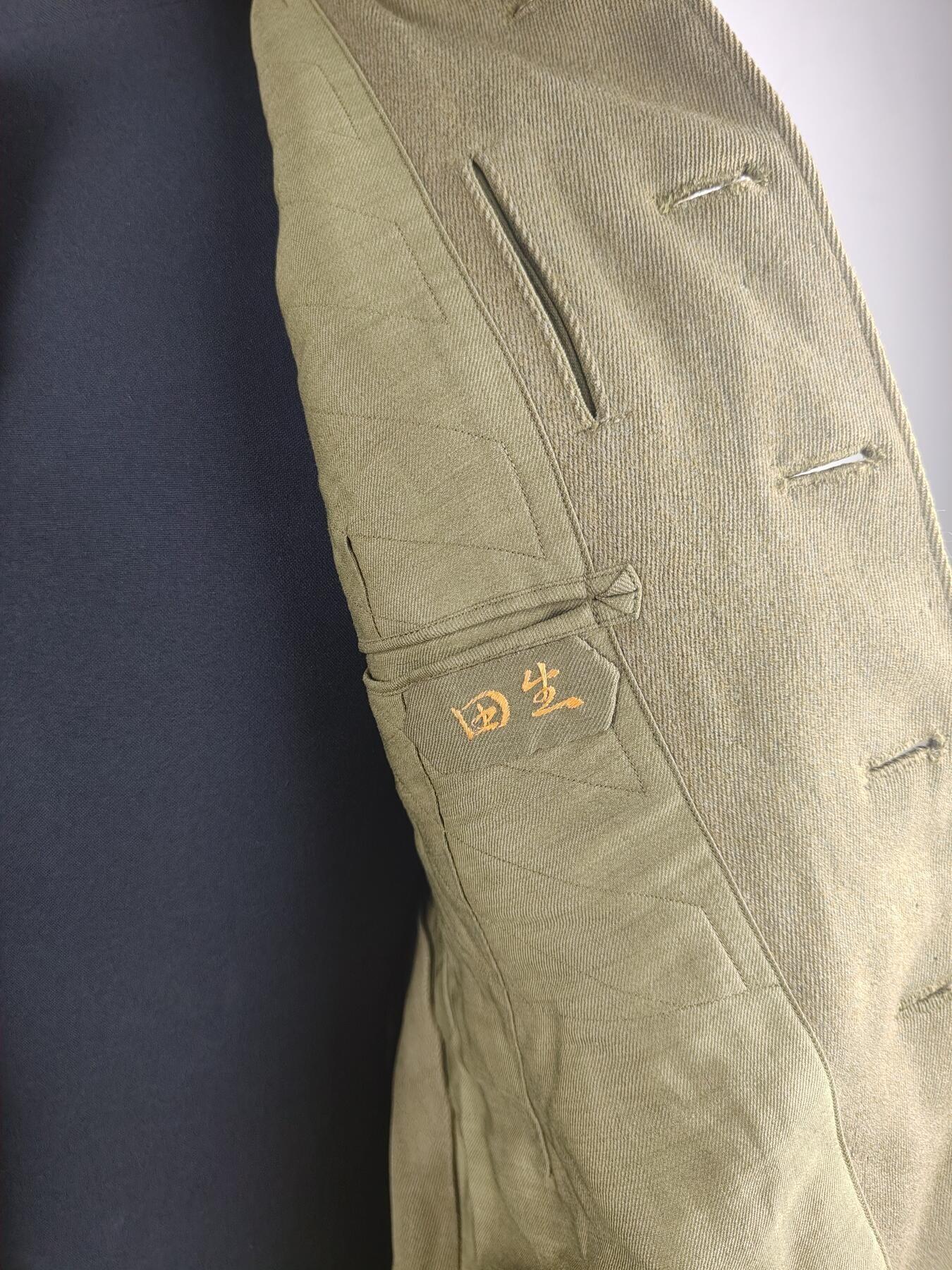 全场0元起拍 第175期 咸鱼国勋章拍卖专场 7月21日（周日）下午6：00开始 原品98通礼上衣 准尉带肩章 领围39 胸围100 肩宽39 衣长62 袖长51