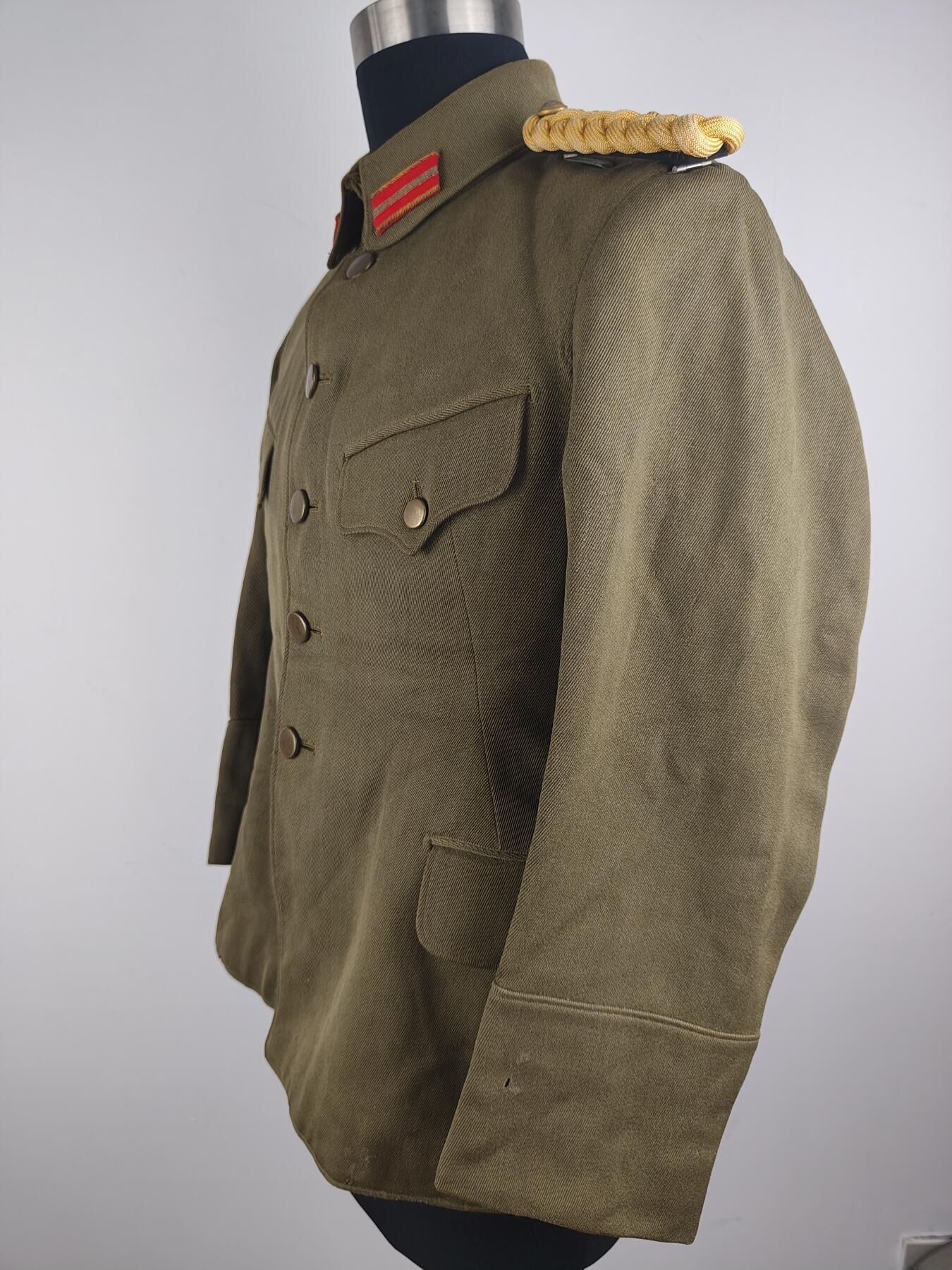 全场0元起拍 第175期 咸鱼国勋章拍卖专场 7月21日（周日）下午6：00开始 原品98通礼上衣 准尉带肩章 领围39 胸围100 肩宽39 衣长62 袖长51