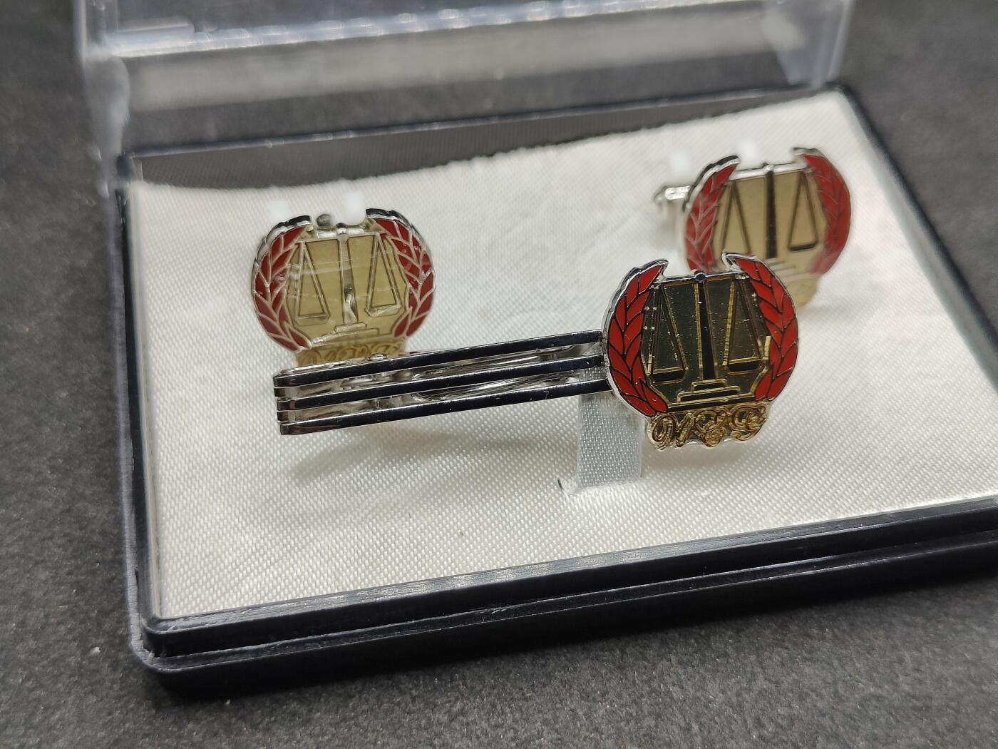 全场0元起拍 第175期 咸鱼国勋章拍卖专场 7月21日（周日）下午6：00开始 日本除役纪念领带夹袖扣一套