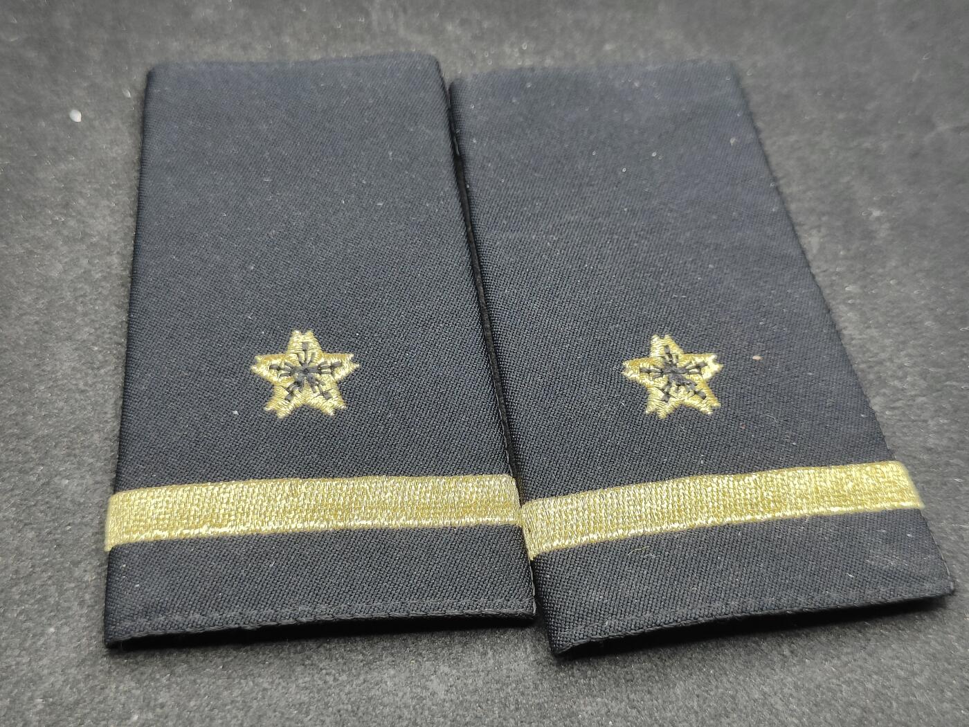 全场0元起拍 第175期 咸鱼国勋章拍卖专场 7月21日（周日）下午6：00开始 日本海自肩章 三等海尉