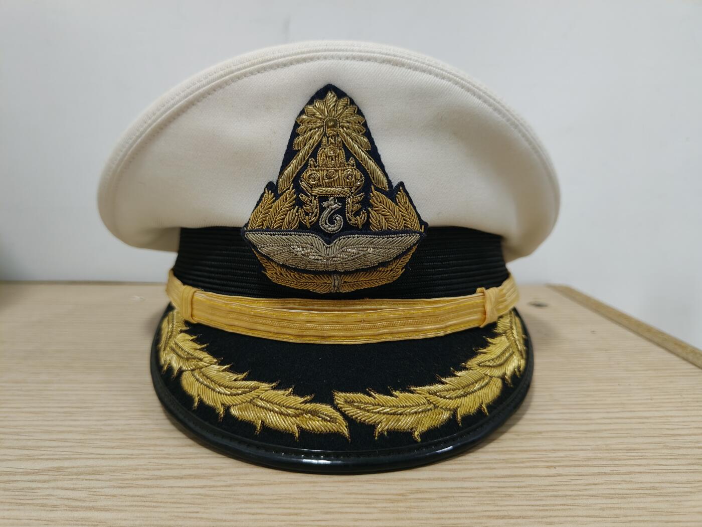 全场0元起拍 第175期 咸鱼国勋章拍卖专场 7月21日（周日）下午6：00开始 泰国王家空军校官礼服刺绣大檐帽57CM