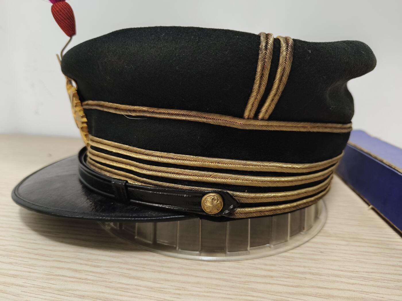 全场0元起拍 第175期 咸鱼国勋章拍卖专场 7月21日（周日）下午6：00开始 美品稀少明治早期军医陆军卫生部少佐相当官金银线交错大礼服衣裤正帽前立一套 领围39 胸围88 肩宽88 袖长56 衣长75 腰围82 裤长102 头围55