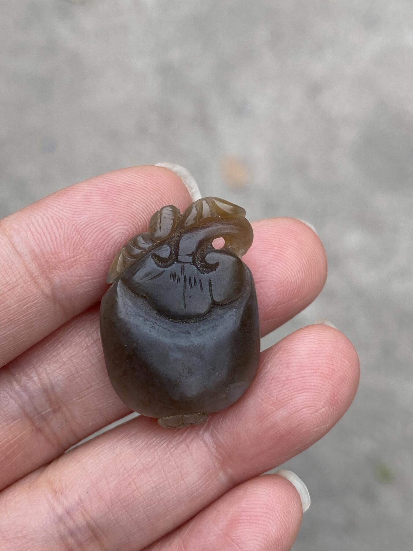 老玉多子多福挂件，尺寸2.6*1.7厘米，品相如图，150包快递