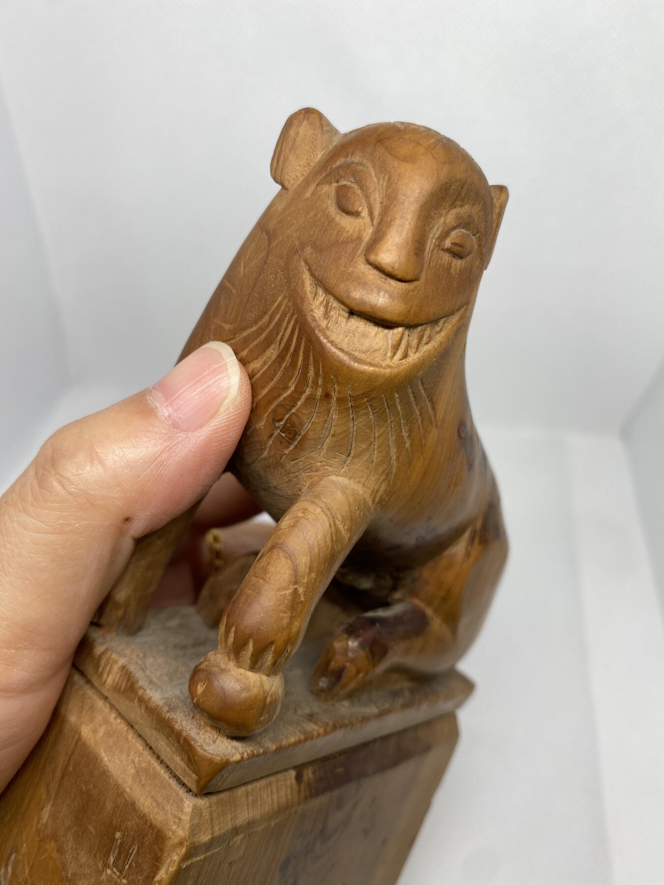 老黄杨木雕狮子，尺寸15.3*7.6厘米，品相如图，500包快递