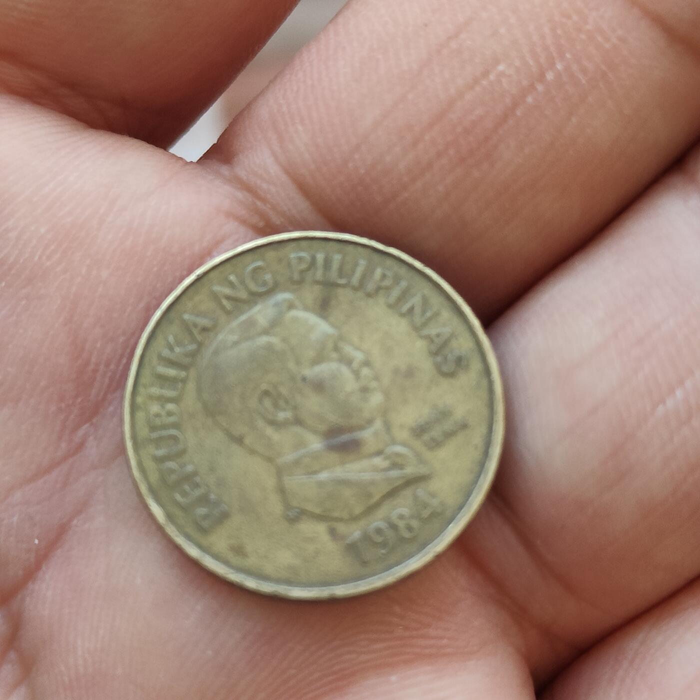 英雄古币捡漏专场第一期无押金可累计捡漏，全场50包邮，偏远地区除外。 菲律宾