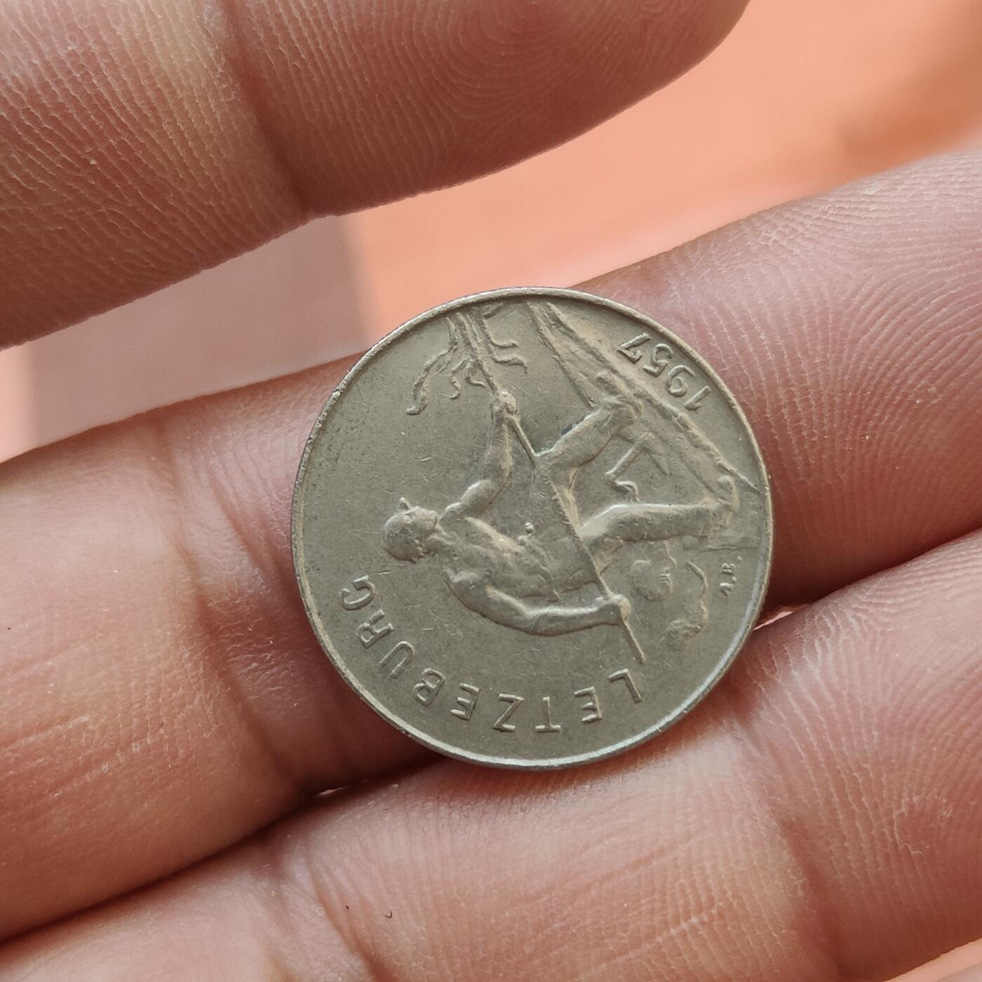 英雄古币捡漏专场第一期无押金可累计捡漏，全场50包邮，偏远地区除外。 1957年卢森堡