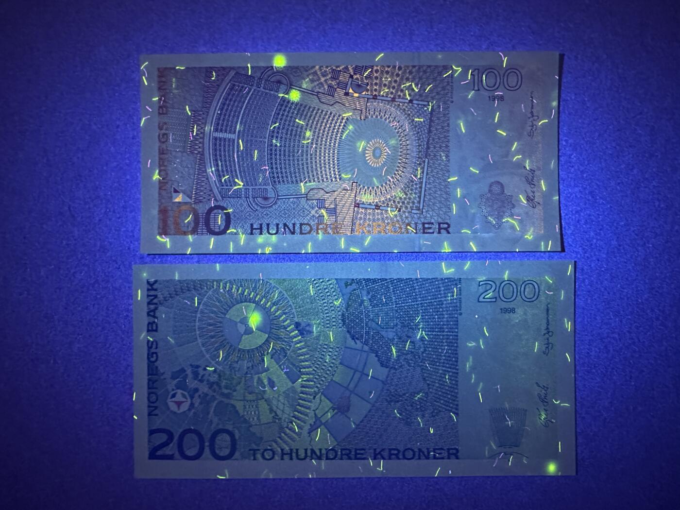 《张总收藏》159期-外币周日畅拍场 挪威100、200克朗2张 UNC 1998年初版