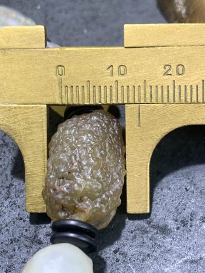 精美冰透高玉化筋脉石老料原石手串一条， 精美冰透高玉化筋脉石老料原石手串一条，