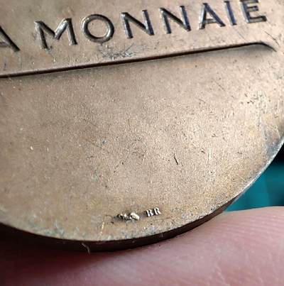 欧洲艺术麦朵尔 周五结拍 法国1960小铜章两枚顺丰包邮 巴黎造币厂建厂纪念