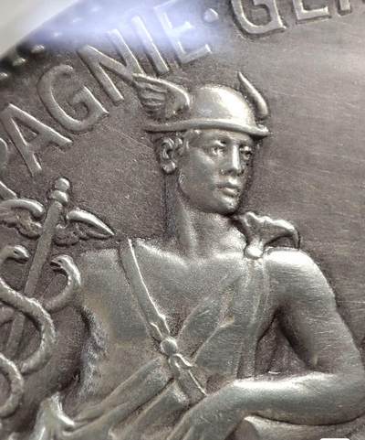 欧洲艺术麦朵尔 周五结拍 1938法国大西洋海运大银章68mm150克左右