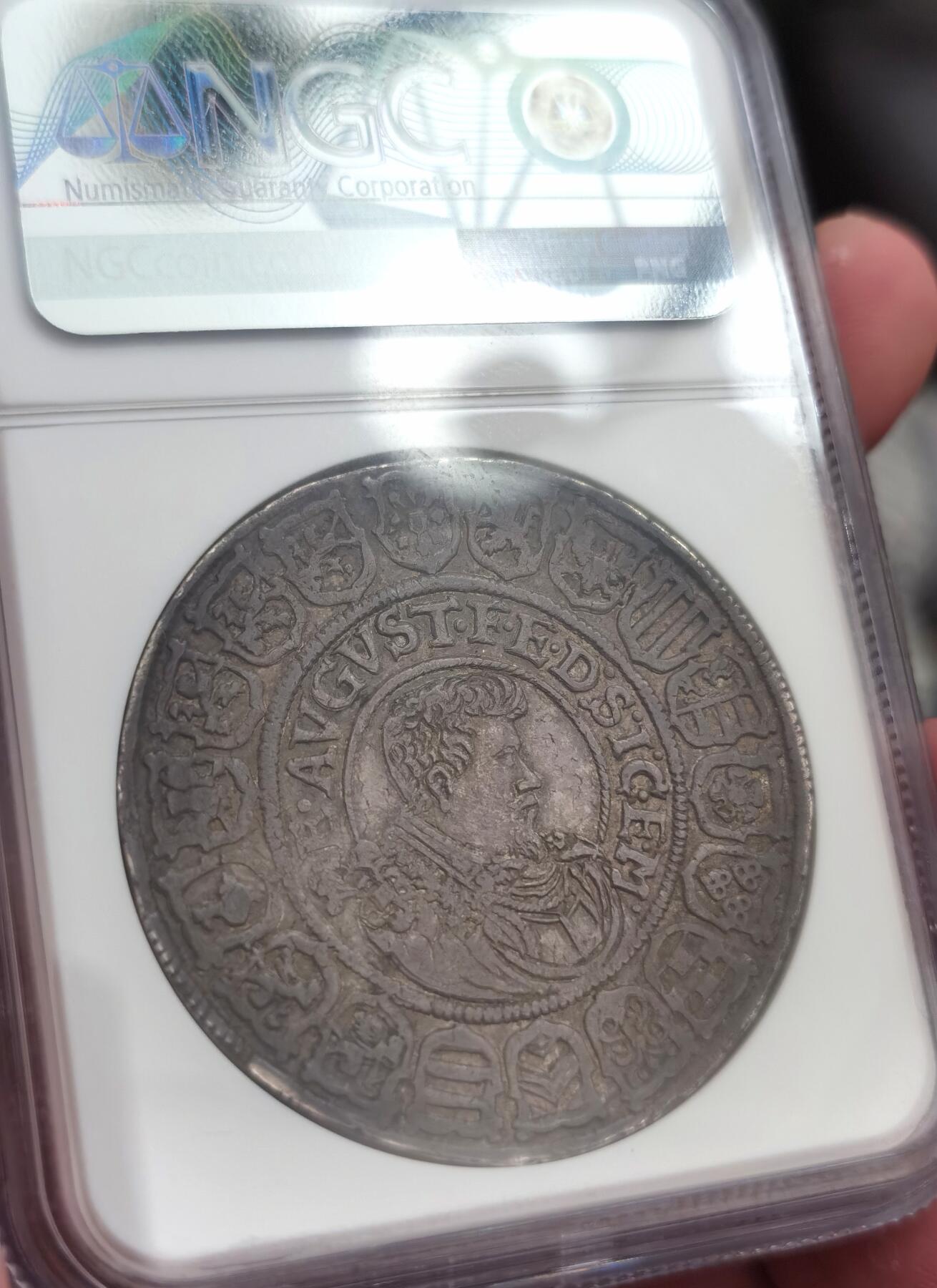 博洋堂世界钱币拍卖第084期（全场包邮） NGC AU58 神罗德国萨克森1612年帝选侯奥古斯特武士剑老泰勒 经典咖啡包浆，应该MS状态