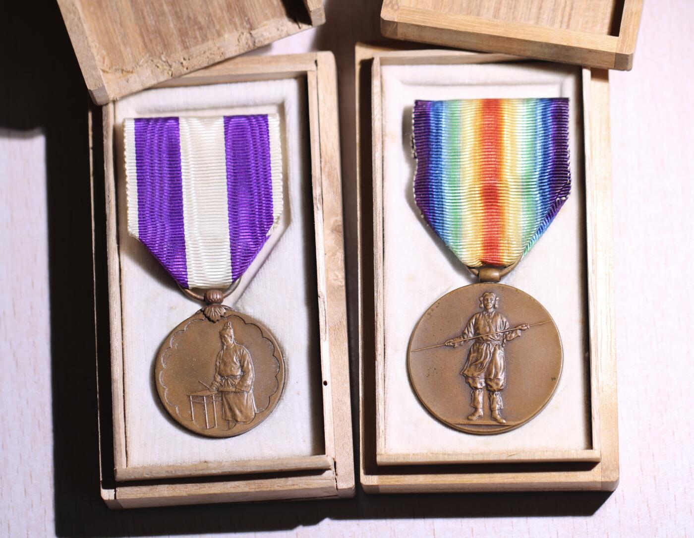 大猫徽章拍卖第251期 勿忘国耻 日章原盒一组