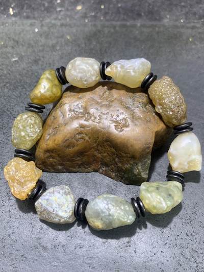 精美冰透高玉化筋脉石老料原石手串一条， 精美冰透高玉化筋脉石老料原石手串一条，