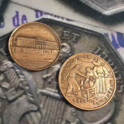 欧洲艺术麦朵尔 周五结拍 法国1960小铜章两枚顺丰包邮 巴黎造币厂建厂纪念