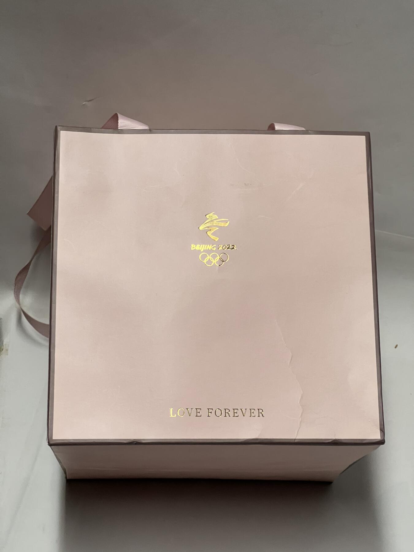 零元拍：正版冰墩墩官方礼盒，带贵金属小配饰（含证书）电镀色 又可爱又潮！
