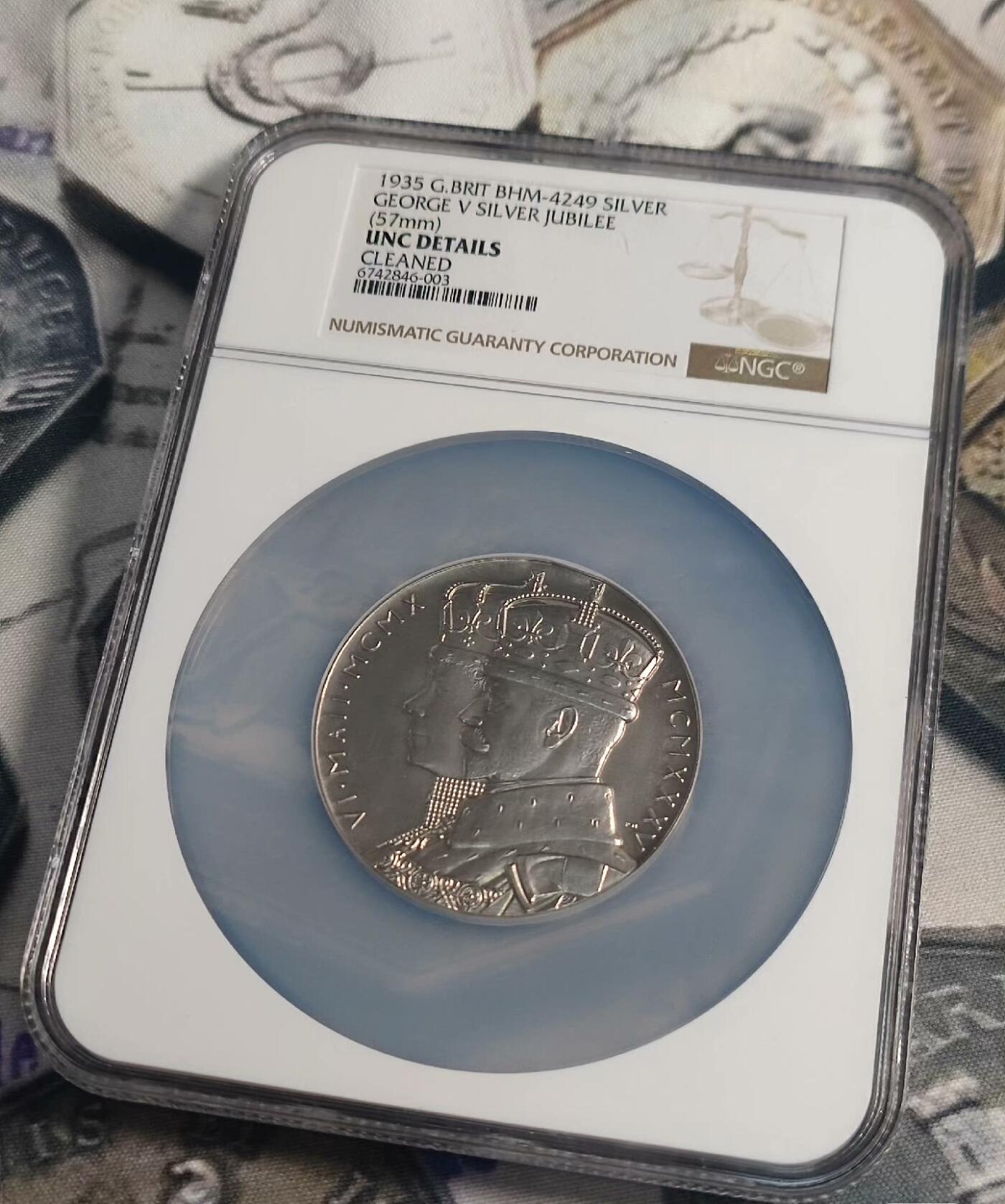 欧洲艺术麦朵尔 周五结拍 NGC1935乔治五世加冕大银章 UNC,86克左右