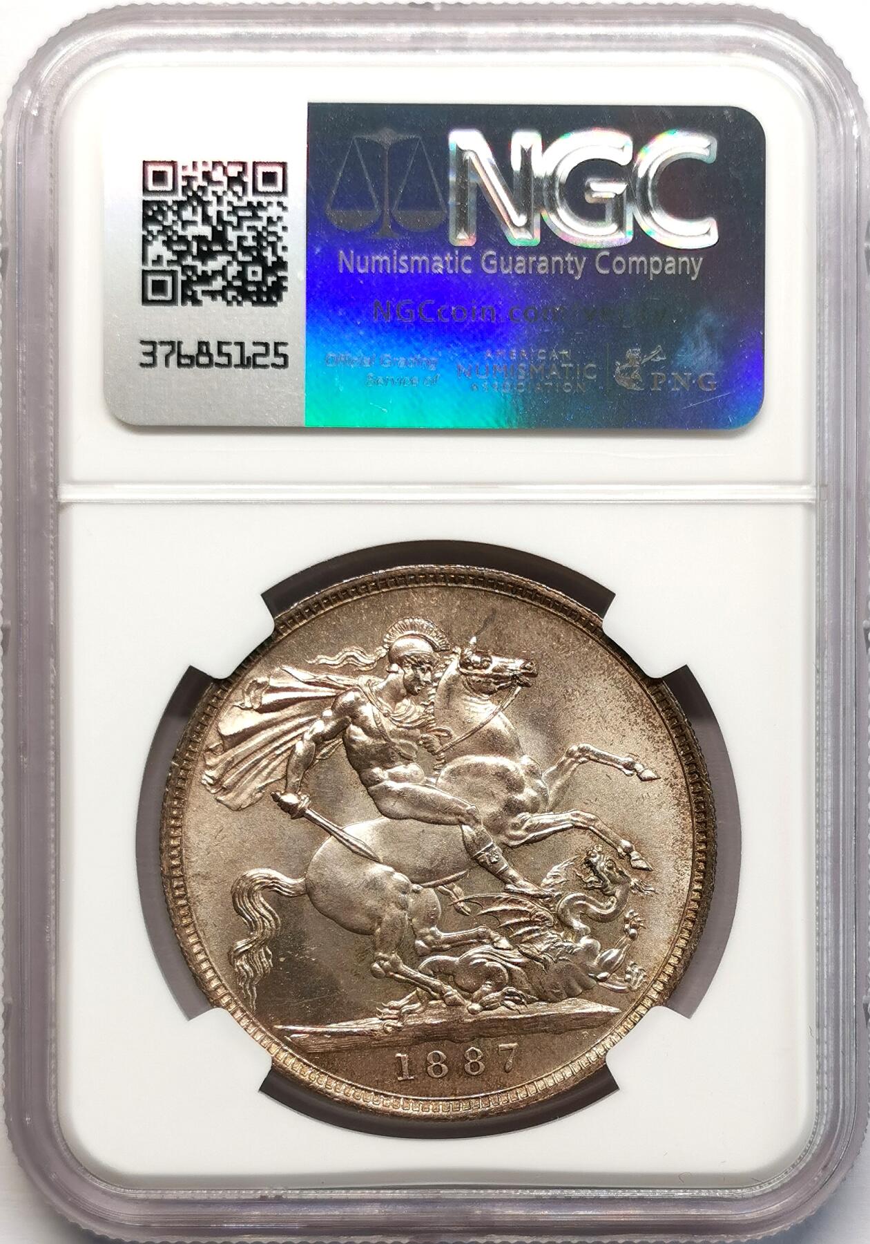 凡希社世界钱币微拍第二百七十七期 1887英国老维高冠马剑NGC-UNCD，，淡金彩，实物相当养眼的一枚！