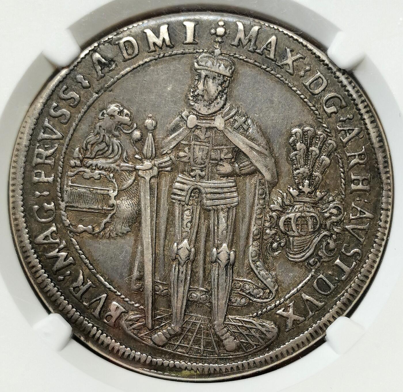 凡希社世界钱币微拍第二百七十七期 荐！1603条顿骑士团盾徽与重装骑士泰勒大银NGC-AU55，传世黑彩，包浆醇熟，稀有的一年型品种！