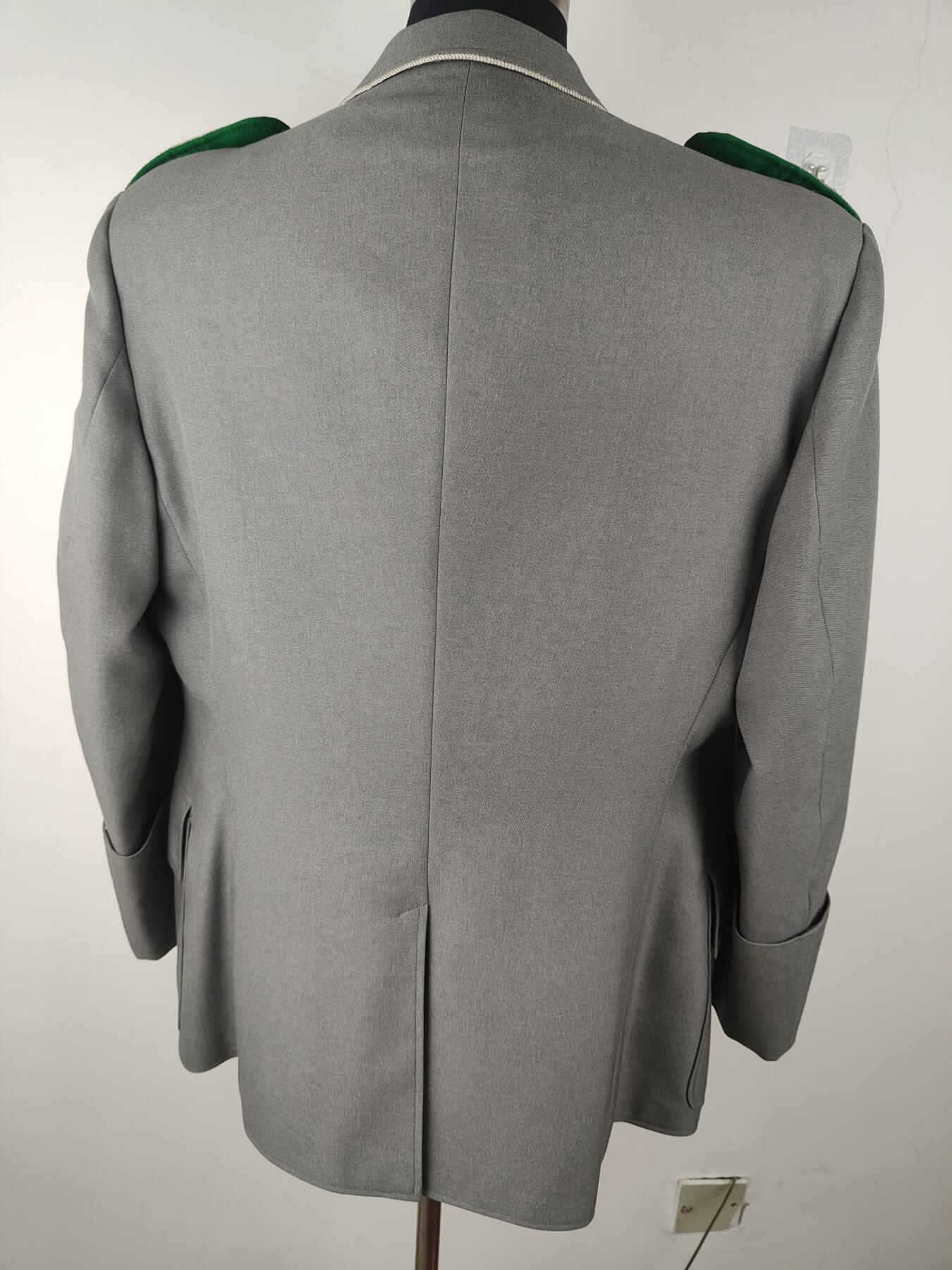 全场0元起拍 第176期 咸鱼国勋章拍卖专场 7月24日（周三）下午6：00开始 早期法袖 西德步兵少校常服上衣 胸围108 肩宽48 衣长80 袖长62