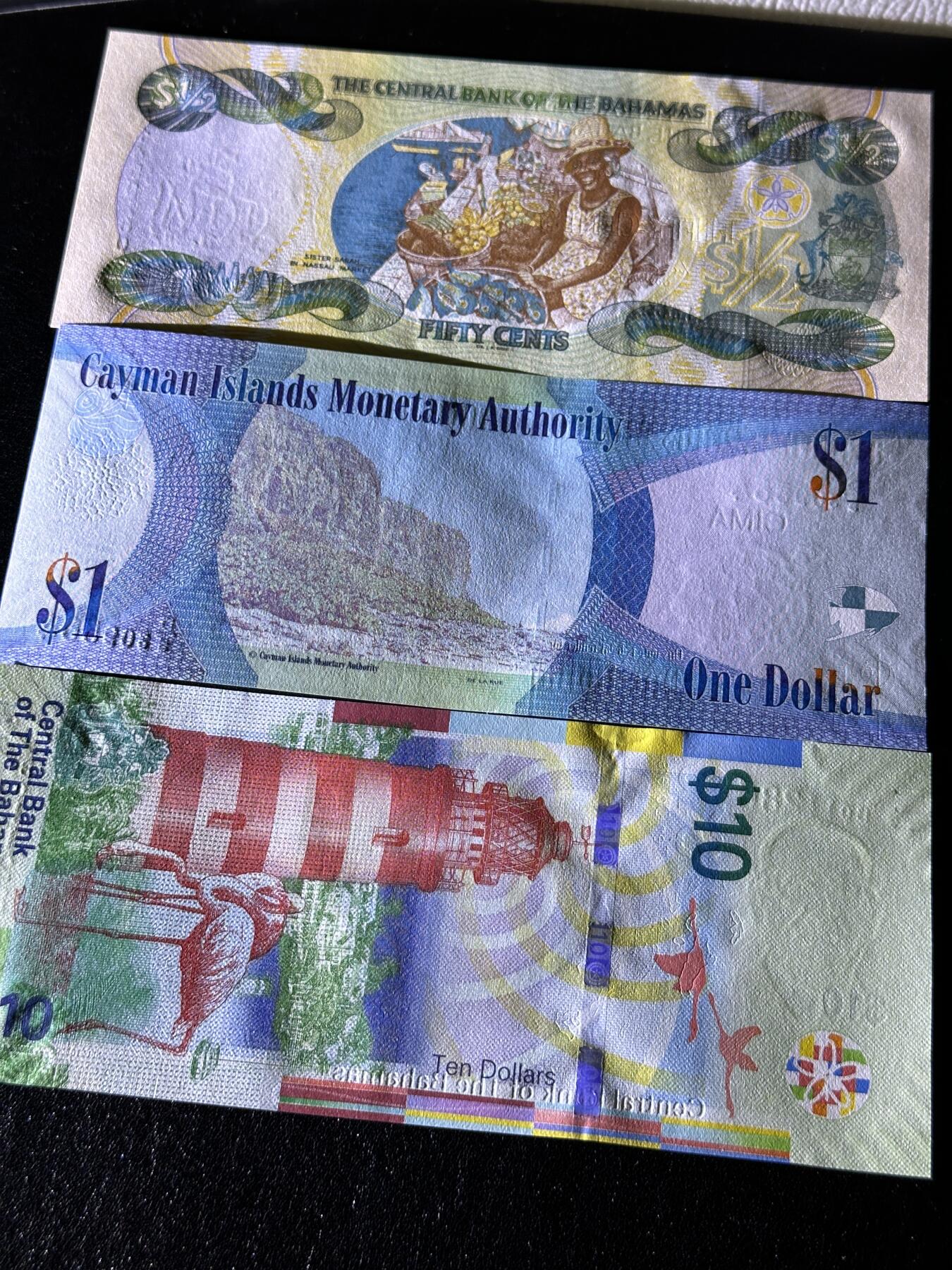 《外钞收藏家》第三百九十四期 巴哈马、开曼三张精美纸币 全新UNC