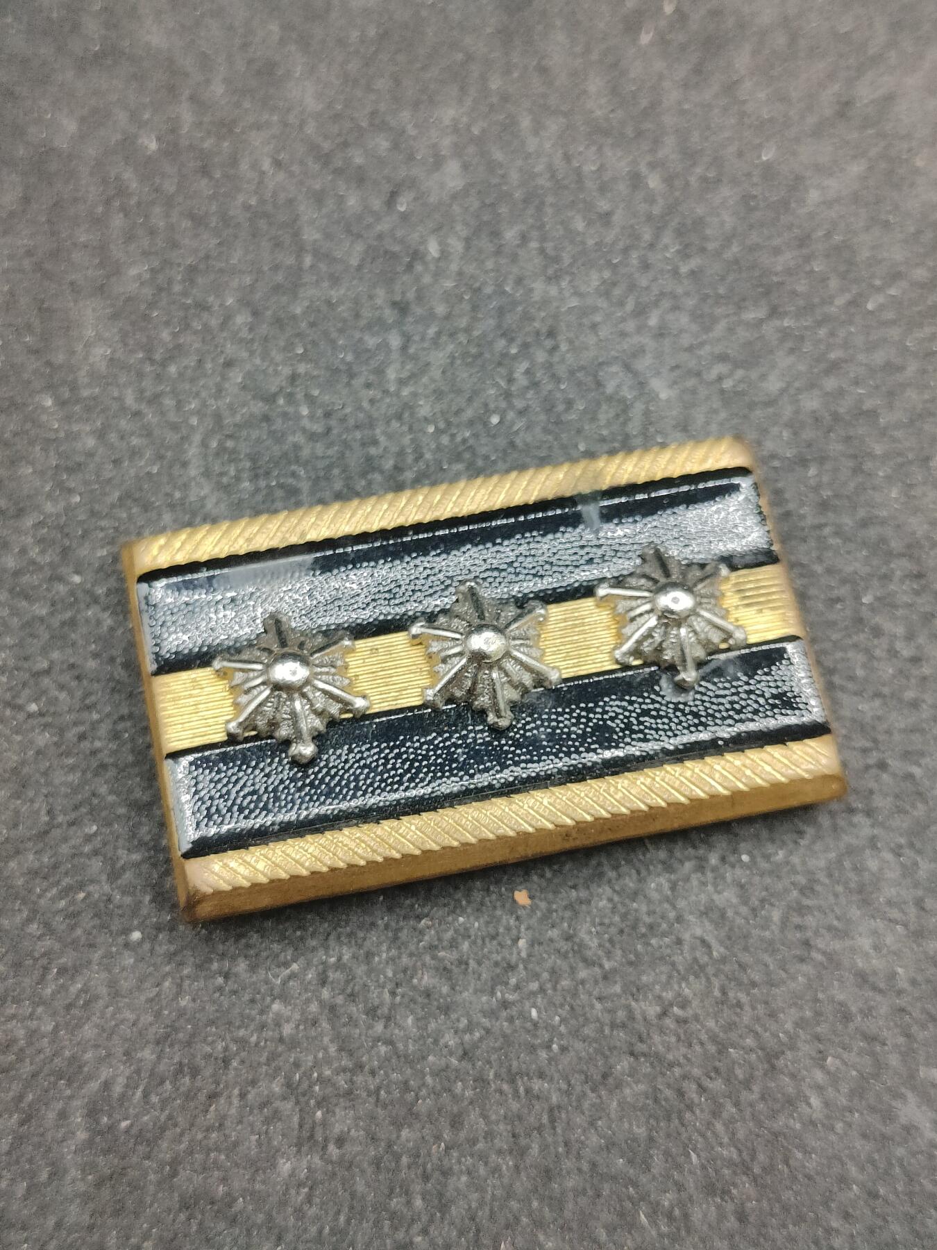 全场0元起拍 第176期 咸鱼国勋章拍卖专场 7月24日（周三）下午6：00开始 日本消防署胸章 阶级章