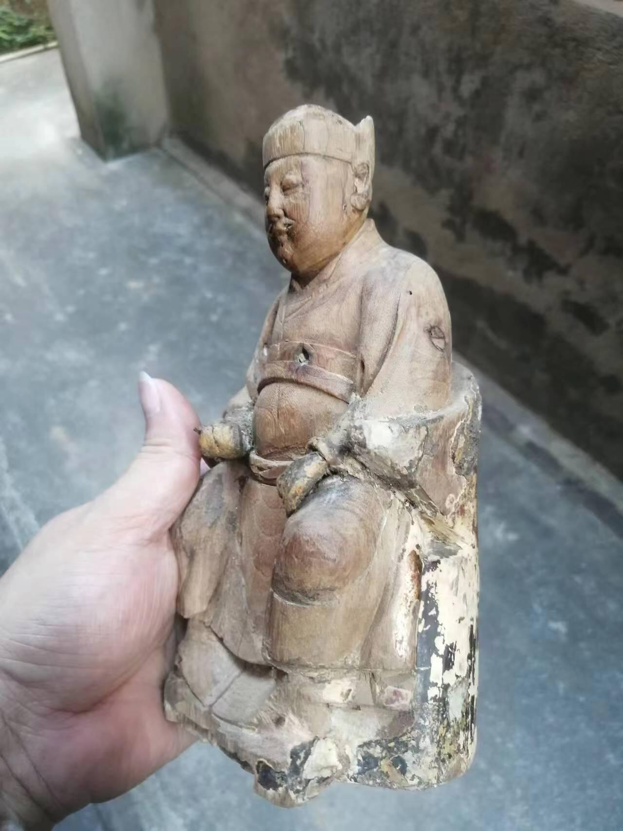 老木雕文官像，尺寸21厘米，手有修，品相如图，880包快递