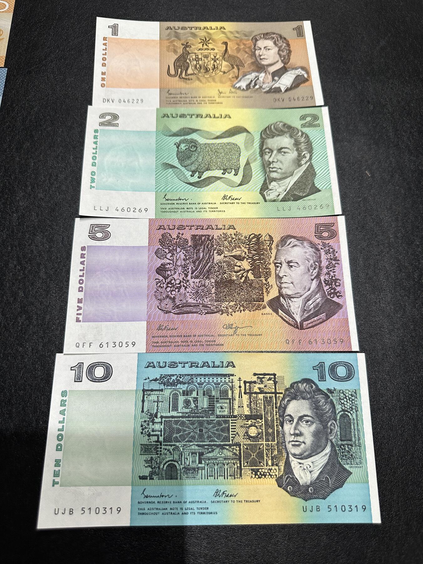 《外钞收藏家》第三百九十四期 澳大利亚纸版1-10元 四张一起 全新UNC 尾9一同